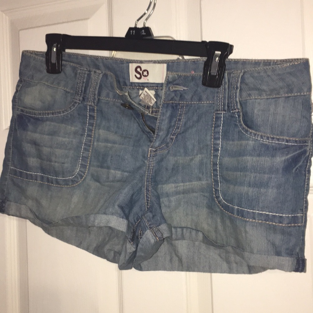 Denim shorts, light wash! Super comfy